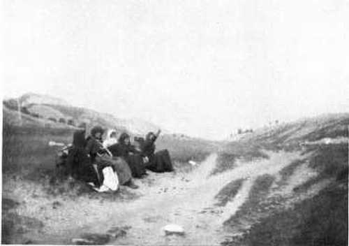 PEASANT WOMEN OF THE MOUNTAINS.