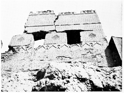 Fig. 32.—ḲAL’AT JA’BAR, BRICK WALL ABOVE GATEWAY.